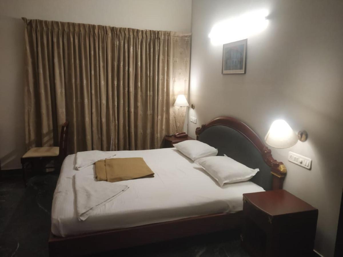 Karthika Residency Apartment Kochi Luaran gambar